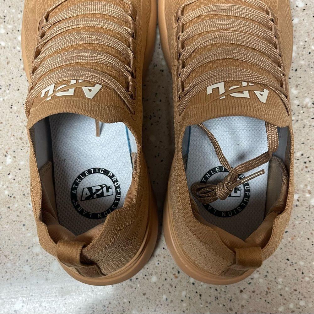 New In Box Men’s Apl Athletic Propulsion Labs Techloom Breeze Sz 7 Tan/Prestine — image 5 of 7